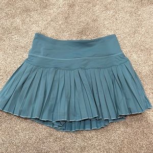 Gold Hinge Pleated Skirt